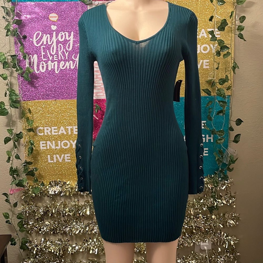 NO BOUNDARIES SIZE M (7-9) Green Dress 👗, Long Sleeves